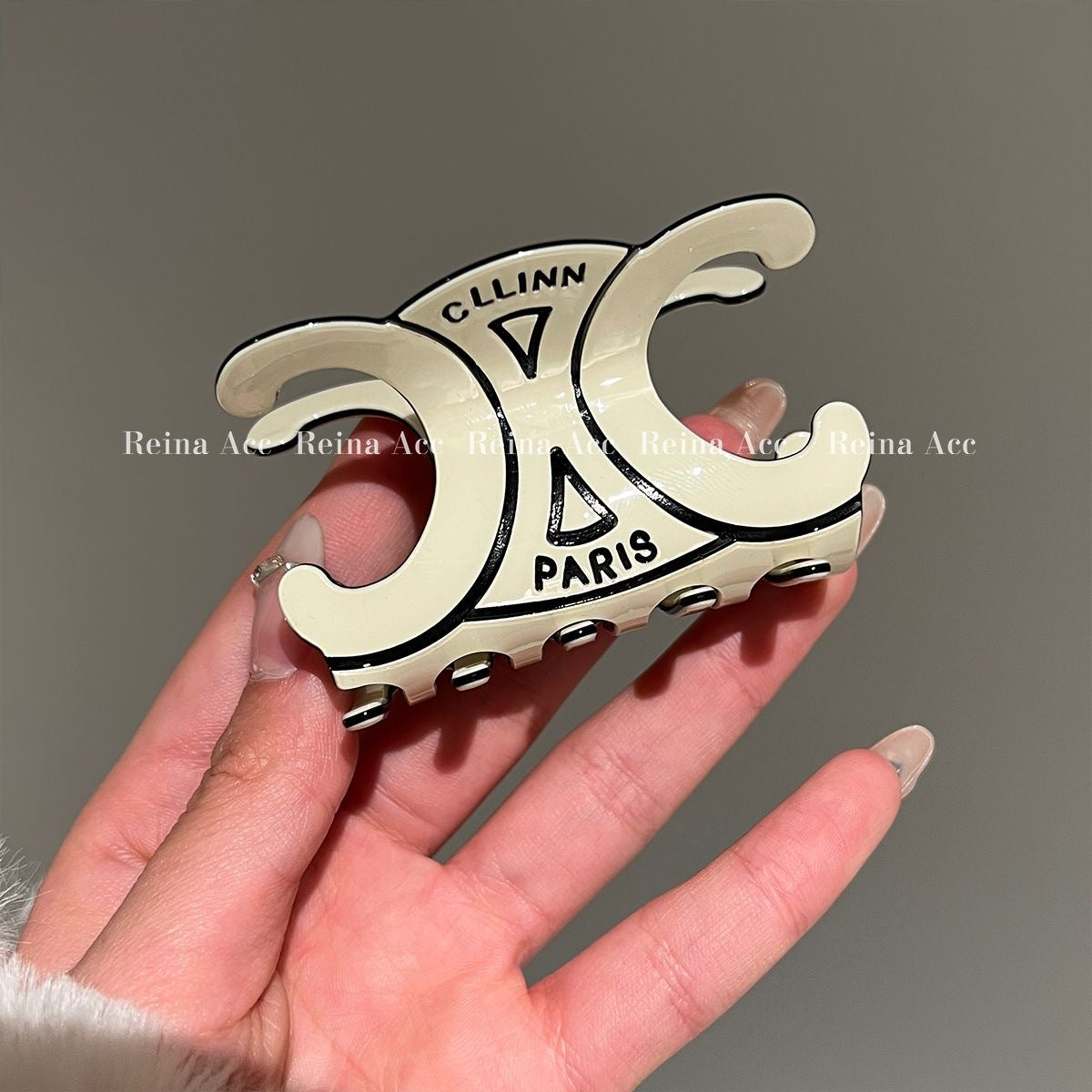 Wholesale Personality Fashion Advanced Sense Small People Fish Shark Clip