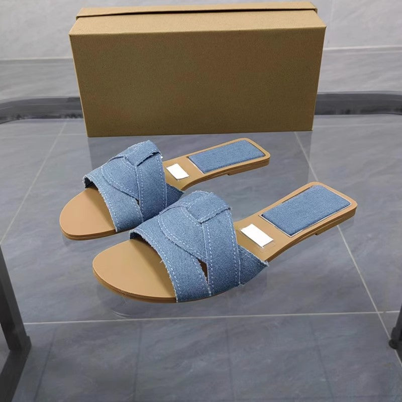 Wholesale Lightweight flat slippers for women summer outdoor round toe open toe beach sandals
