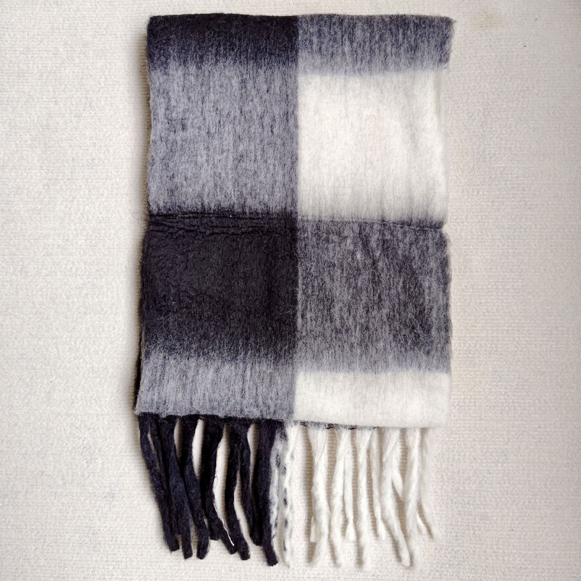 Wholesale Autumn and Winter Warmth and Thickening The Atmosphere, Two-color Mohair Large Check Scarf