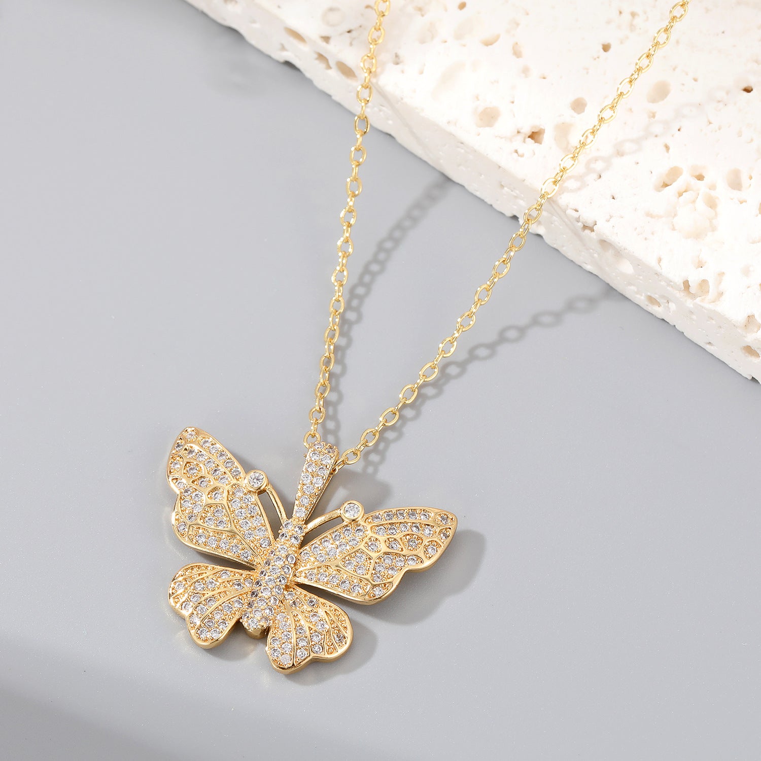 Wholesale Zirconia Butterfly Dragonfly Eyes Pendant Alloy Necklaces