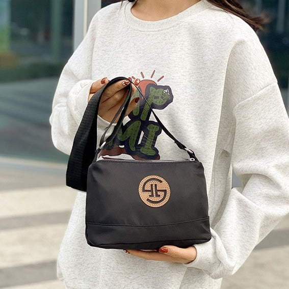 Wholesale Nylon cloth multi-layer shoulder bag mother's toiletry bag