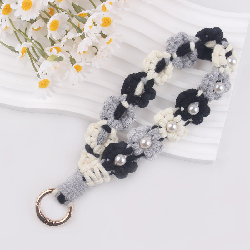 Wholesale pure hand-woven daisy pearl keychain