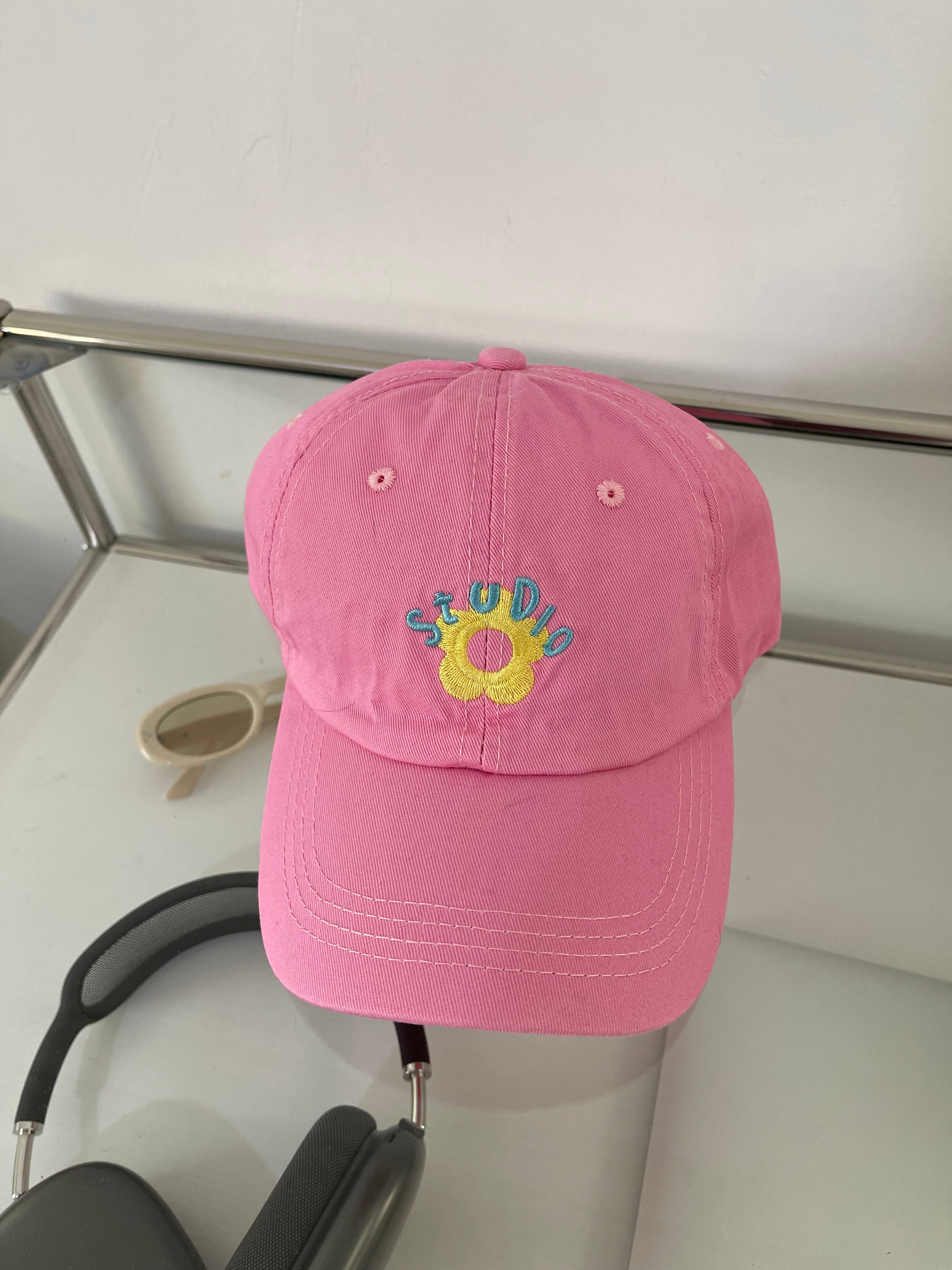 Wholesale Contrast Color Small Flower STUDIO Embroidery Soft Top Baseball Cap