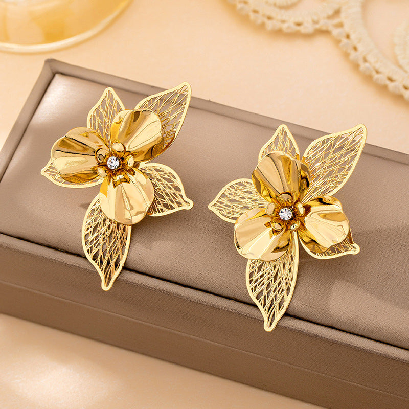 Wholesale Hollow Rhinestone Flower Stud Earrings Party Wear Gift Fashion Jewelry Accessory Boutique Resale