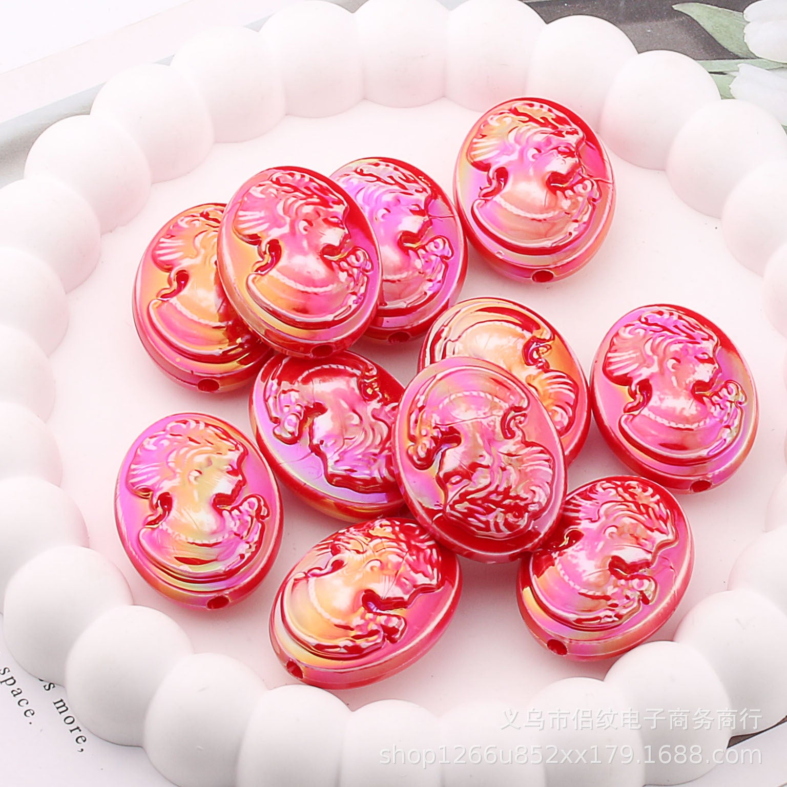 Wholesale 100PCS Acrylic Color Retro Beauty Head UV Plated Color Straight Hole Loose Beads