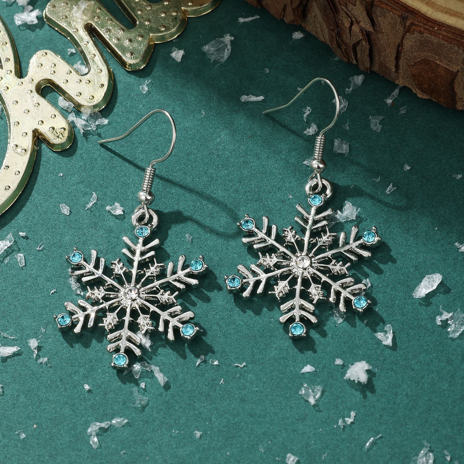 Wholesale Chic Christmas Snowflake Earrings For Women Zinc Alloy Rhinestone Fashion Jewelry Party Gift