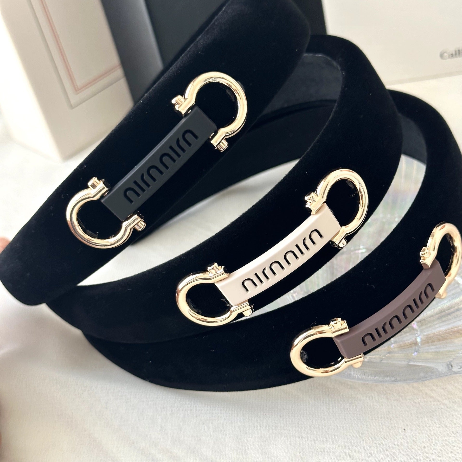 Wholesale metal letter horseshoe buckle headband hairpin for women