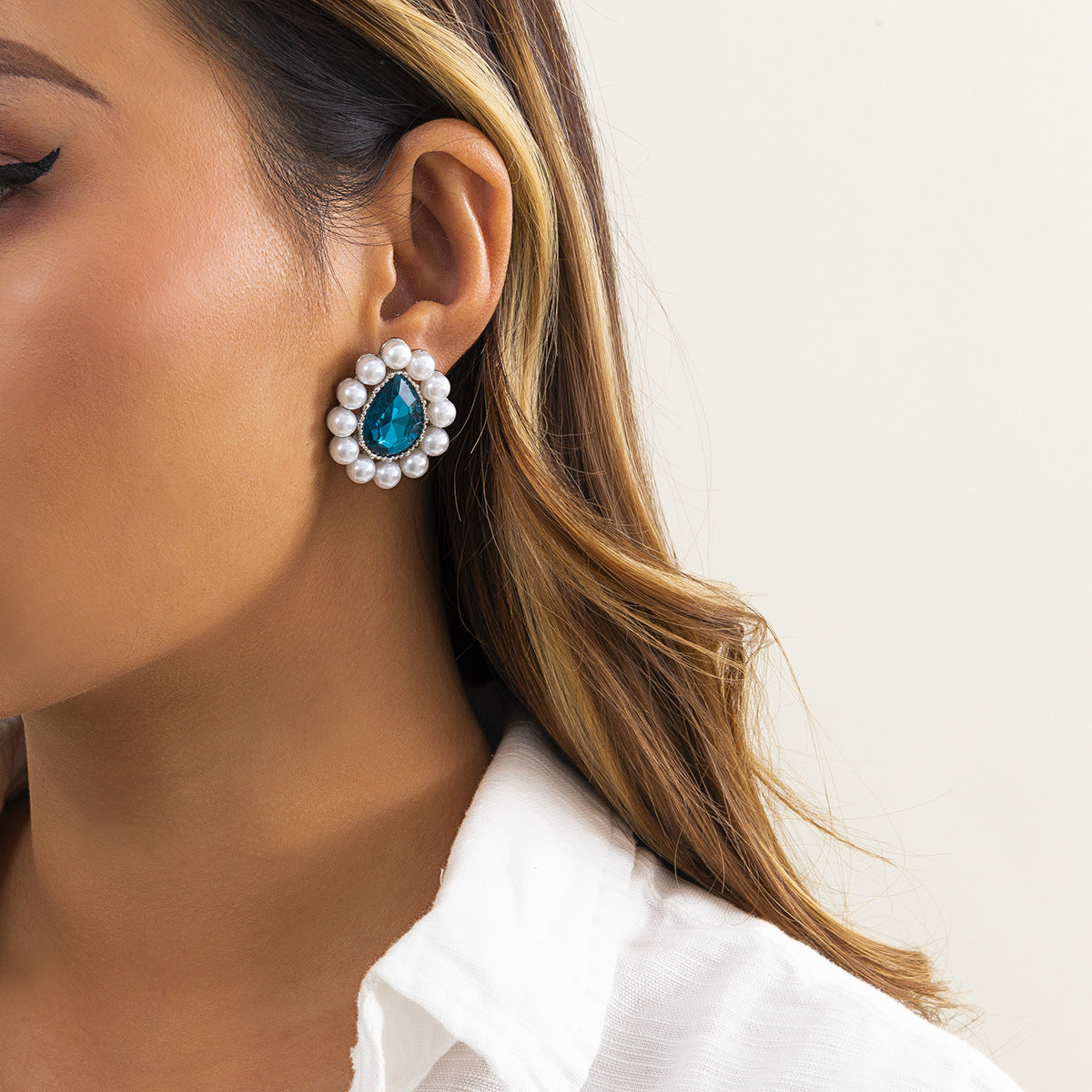 Wholesale Vintage Micro-paved Teardrop Shape Pearl Earrings