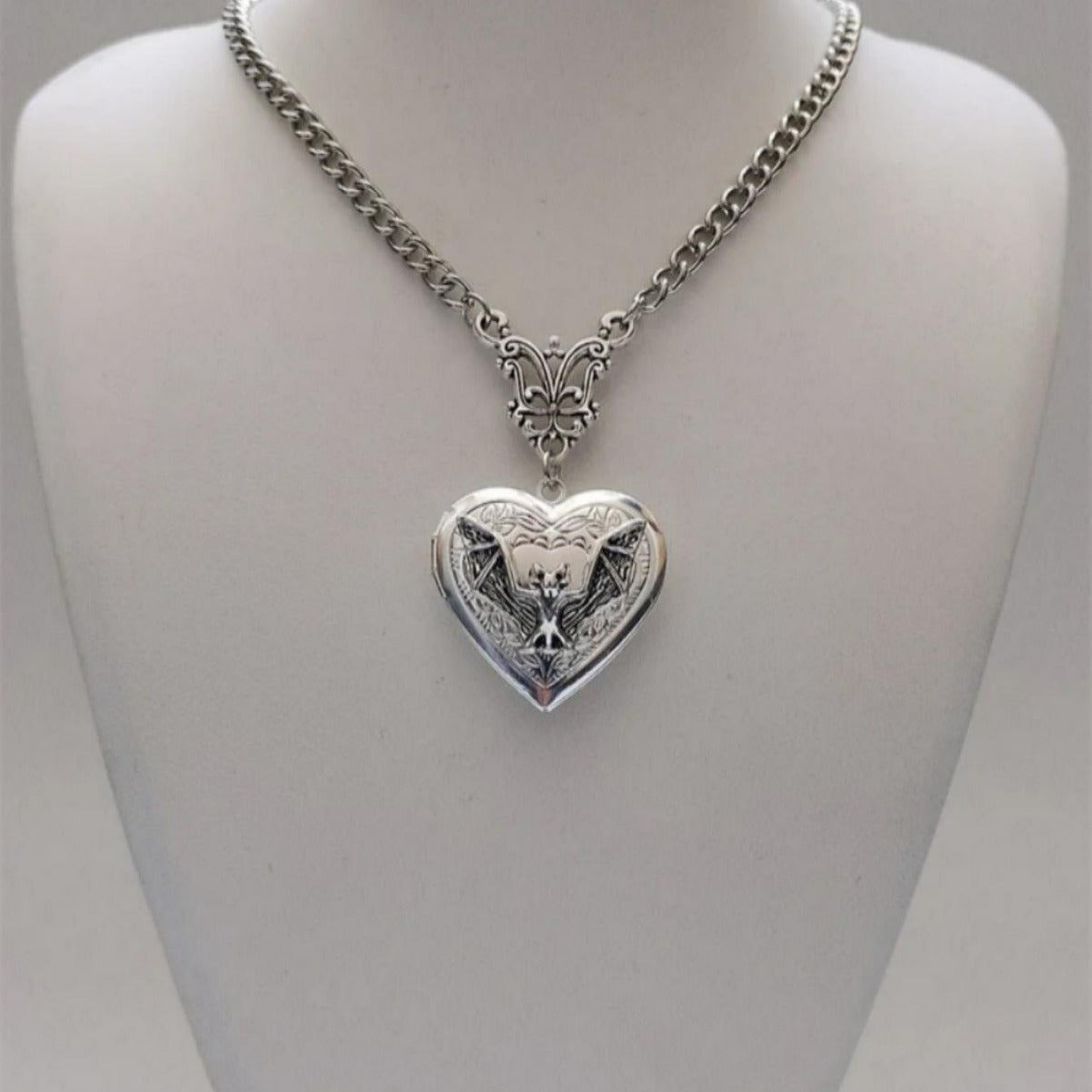 Wholesale Mini Silver Heart Gothic Bat Necklace