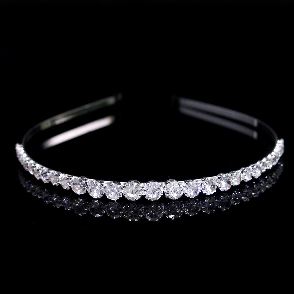 Wholesale Multi-layer pearl high-grade claw necklace exquisite rhinestone heart accessories