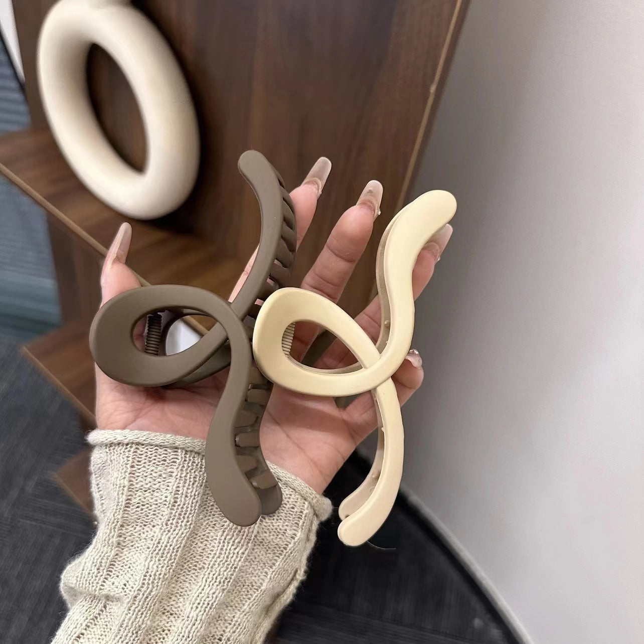 Wholesale Geometric Line Plastic Frosted Hair Clips