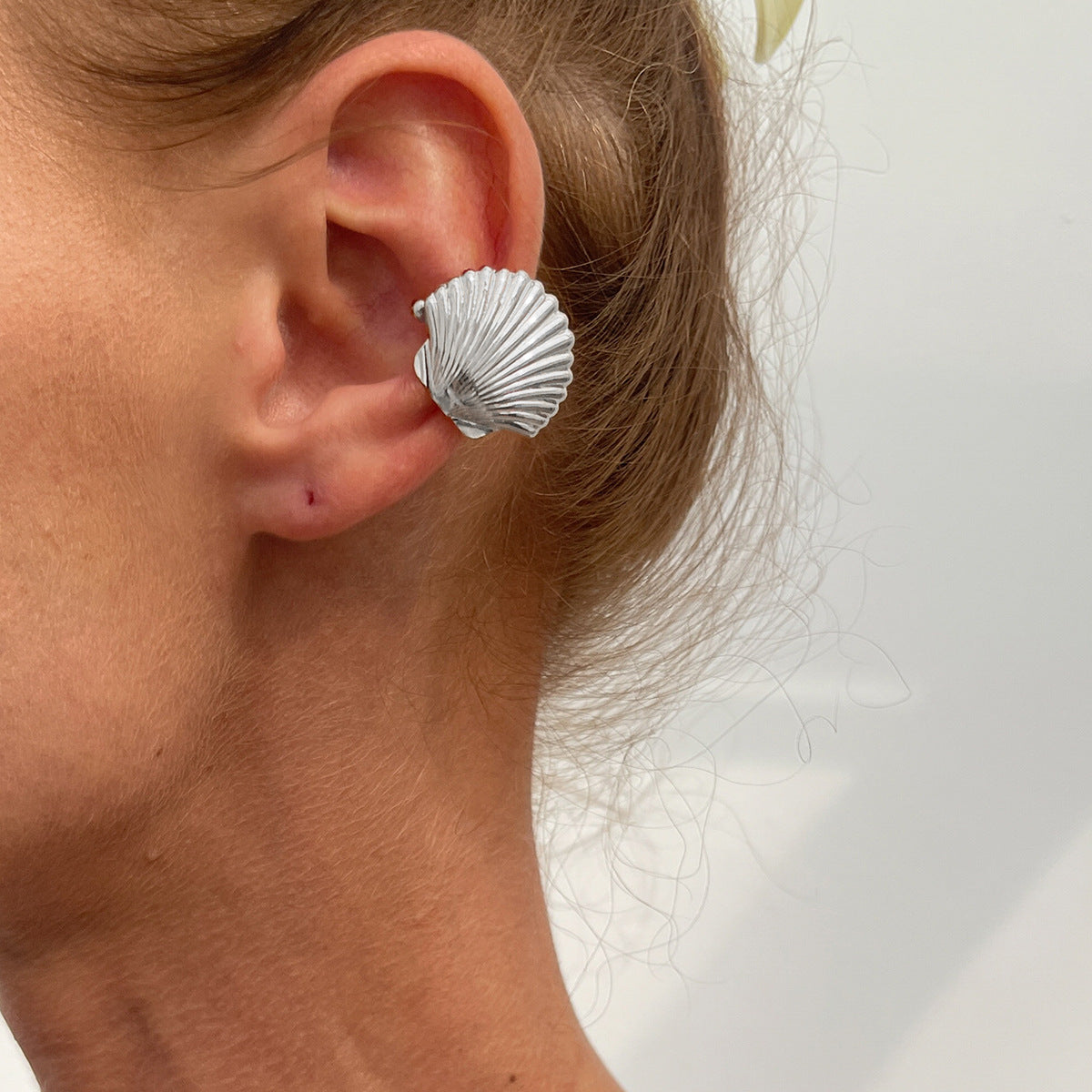 Wholesale Exaggerated conch and starfish earrings