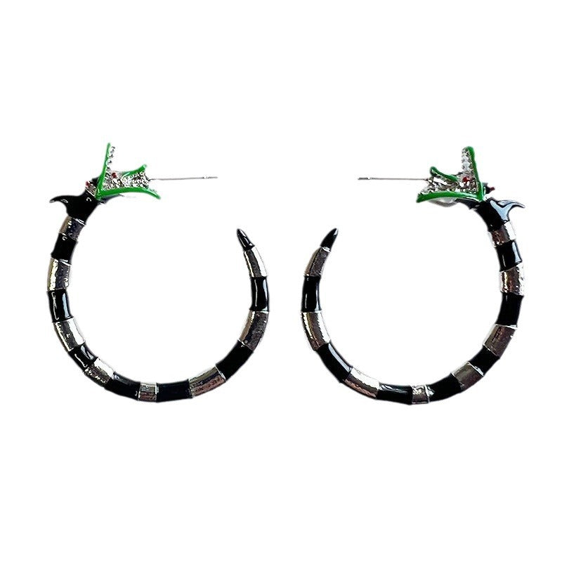 Wholesale The Popular Zodiac Snake Tide Exaggerated Black and White Double Snake Brother Black Wind Earrings