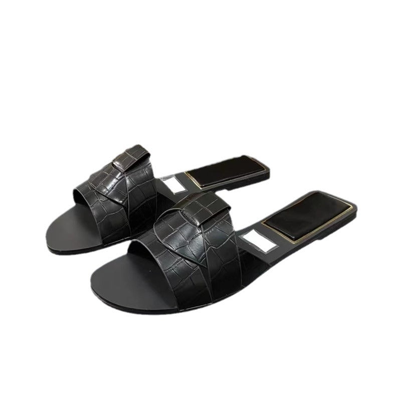 Wholesale Lightweight flat slippers for women summer outdoor round toe open toe beach sandals