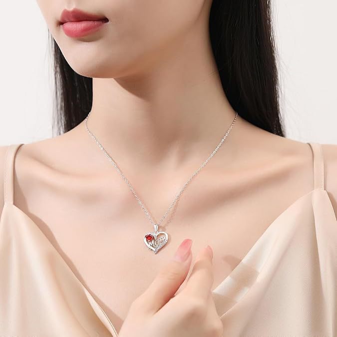 Wholesale Mother's Day gift heart-shaped letter ' MoM'  necklace jewelry