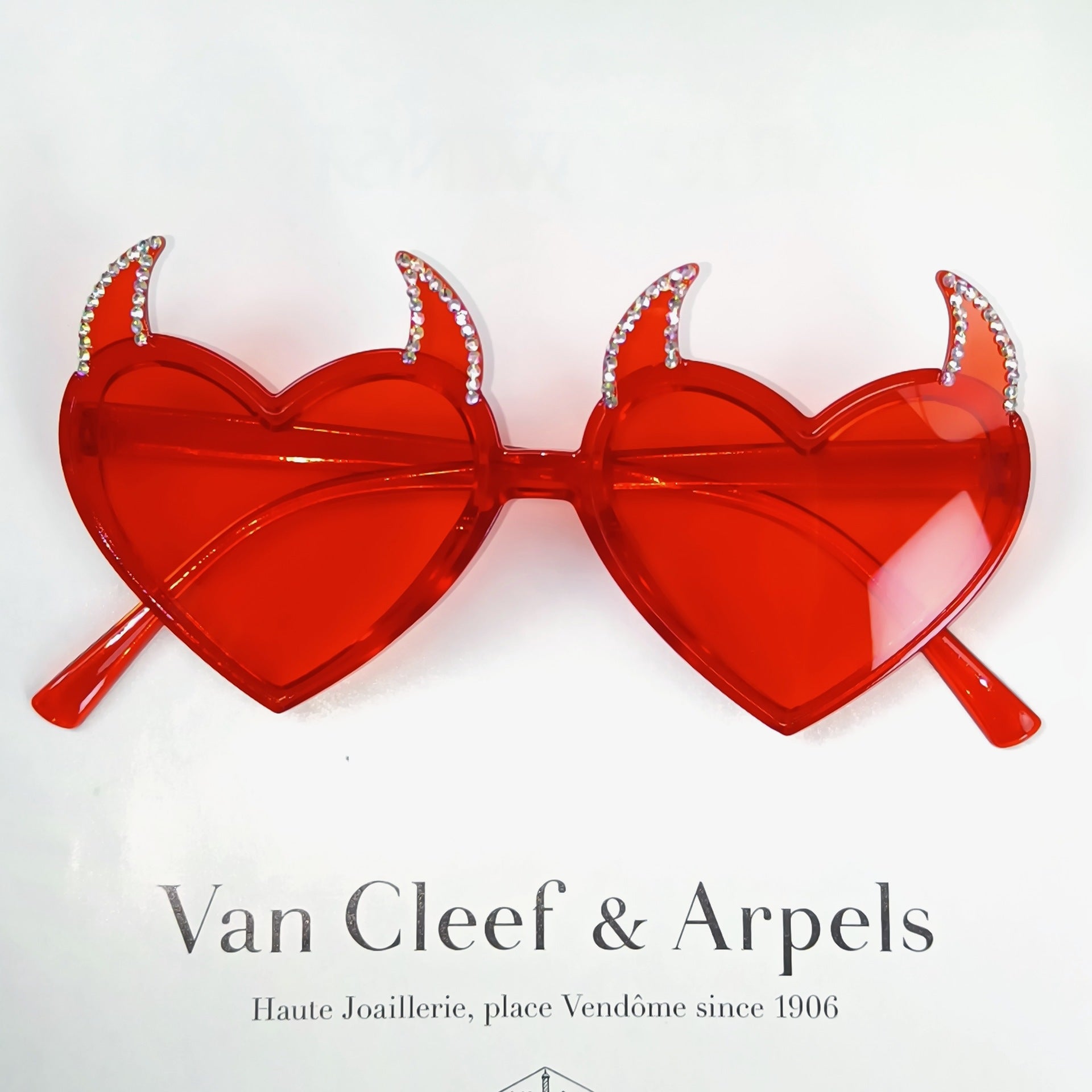 Wholesale Devil's Horn Peach Heart Anti-ultraviolet Sunglasses