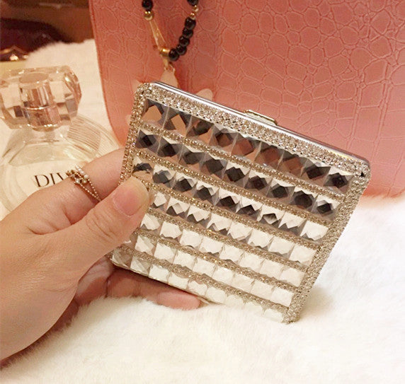 Wholesale full diamond luxury portable single-sided diamond inlaid leather self elastic light luxury cigarette box