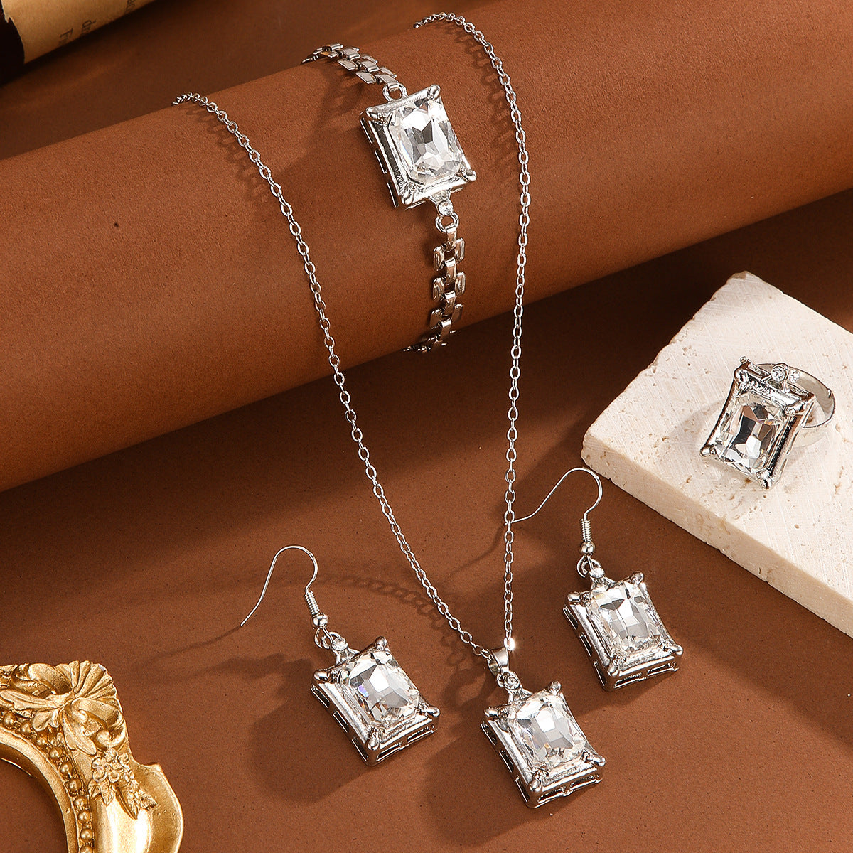 Wholesale Chic Rhinestone Jewelry Set Geometric Earrings Necklace Bracelet 4 Piece Set Zinc Alloy Boutique Resale