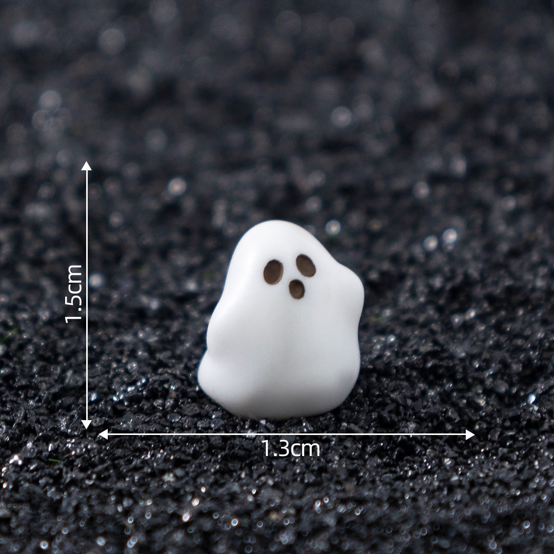 Wholesale Cute White Ghost Figurine Resin DIY Desktop Decor Decorative Accessory Gift