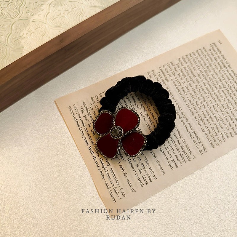 Wholesale of Four Leaf Grass Velvet Hair Clips and Accessories