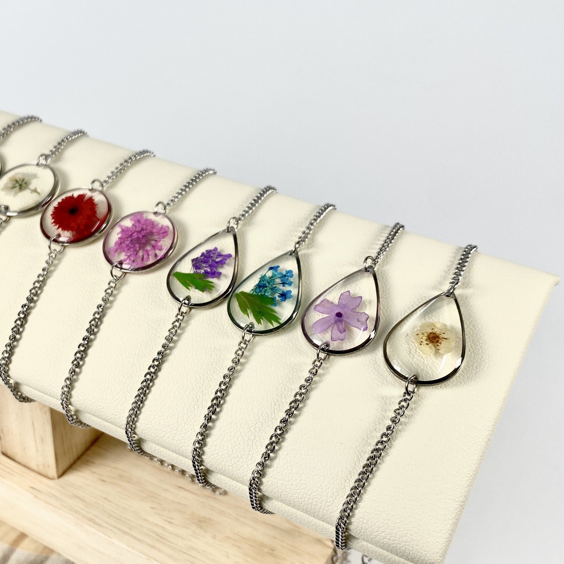 Wholesale 12pcs Silver Resin Real Flower Specimen Summer Hot Bracelet