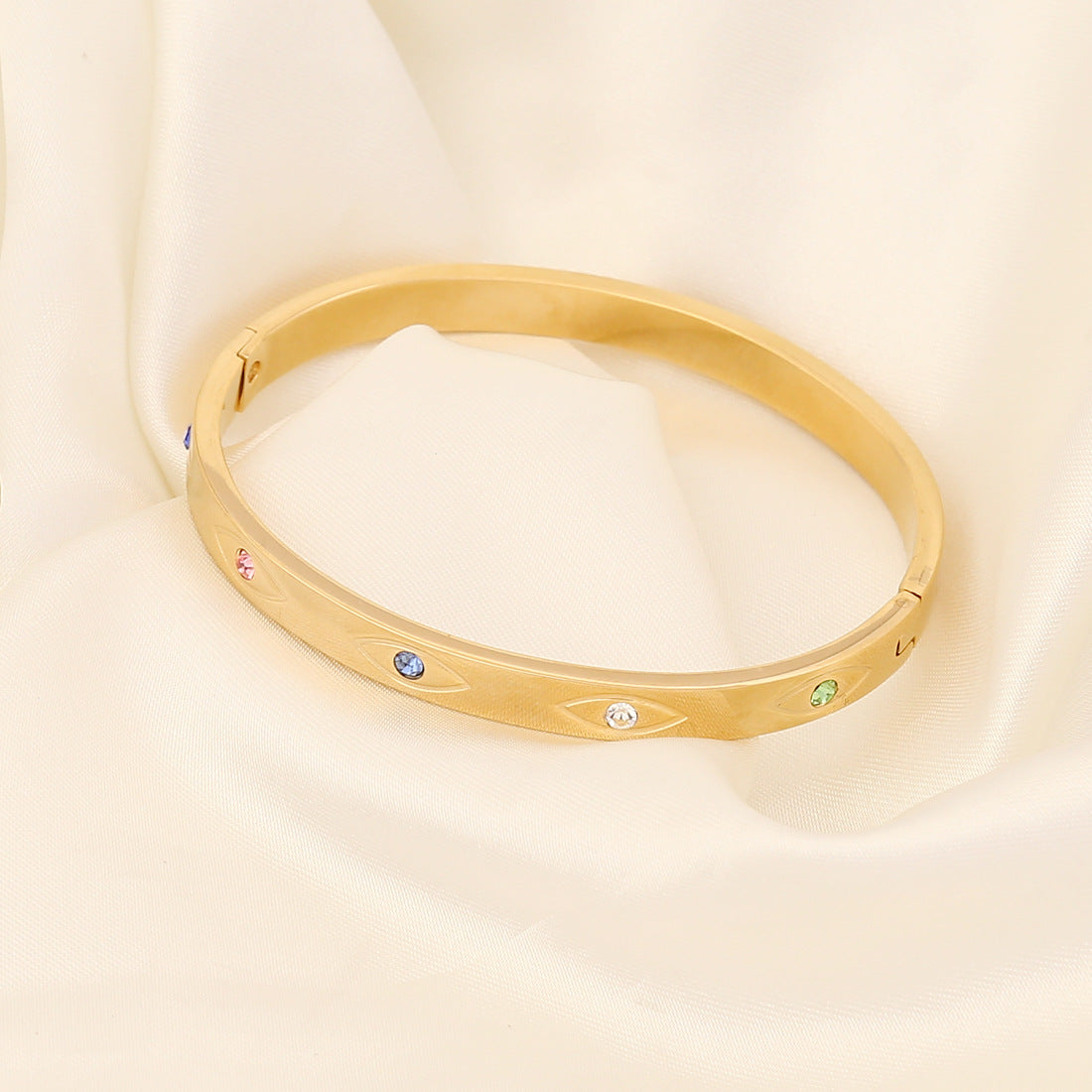 Wholesale Fashion Eye Temperament with Zirconium Inlaid Stainless Steel Bracelet