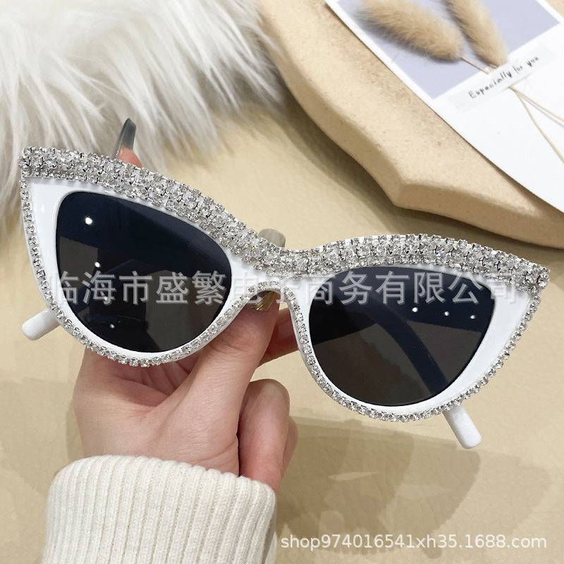 Wholesale Diamond studded flower cat eye ball flat sunglasses