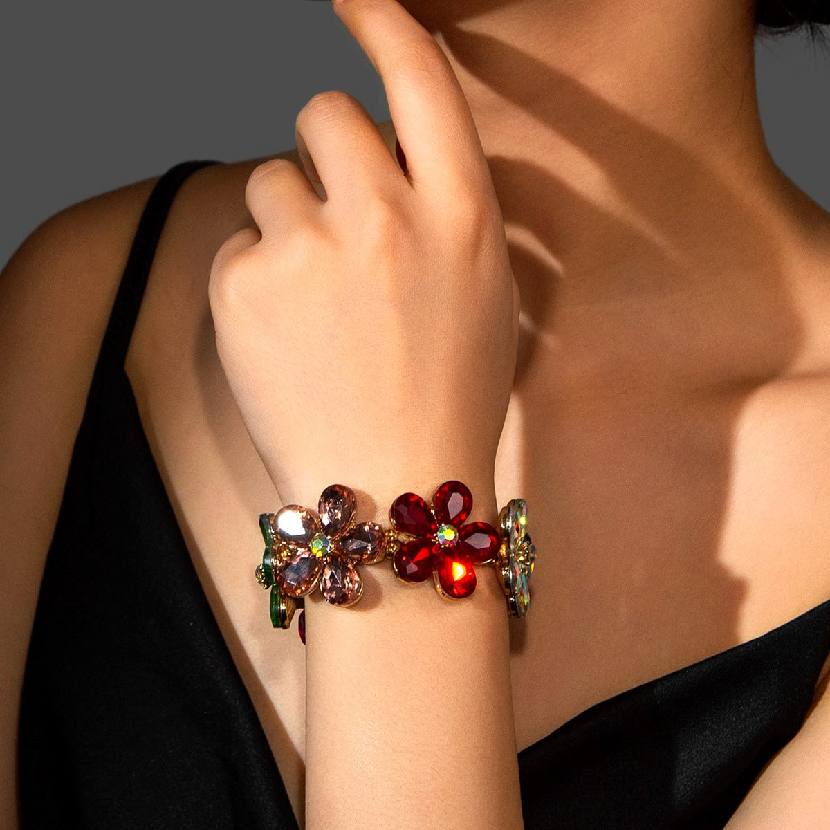 Wholesale Flower Elastic Bracelet For Women European American Style Golden White Alloy Party Gift Everyday Wear