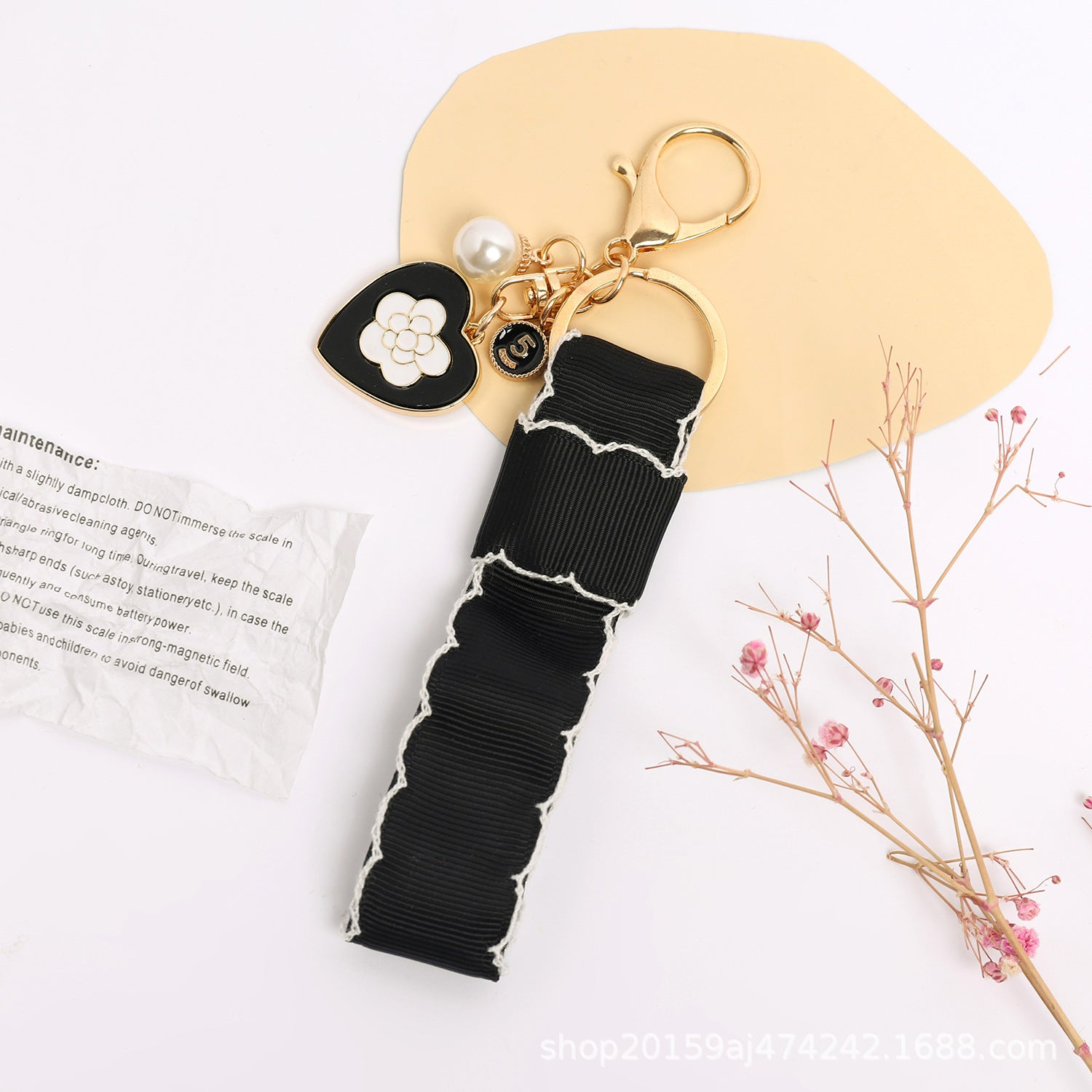 Wholesale Love Fabric Pearl Chain Alloy Keychains