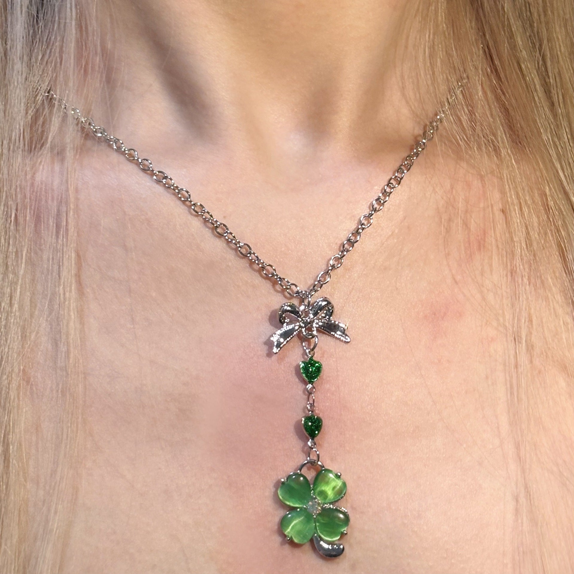 Wholesale Vintage Maillard Collar Plush Sunflower Pendant Necklace