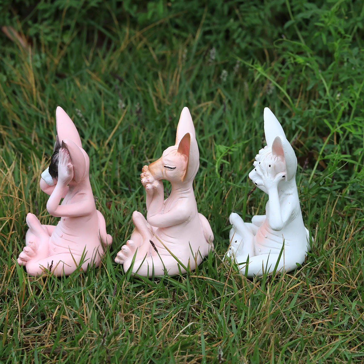 Wholesale Meditation Alien Resin Ornaments