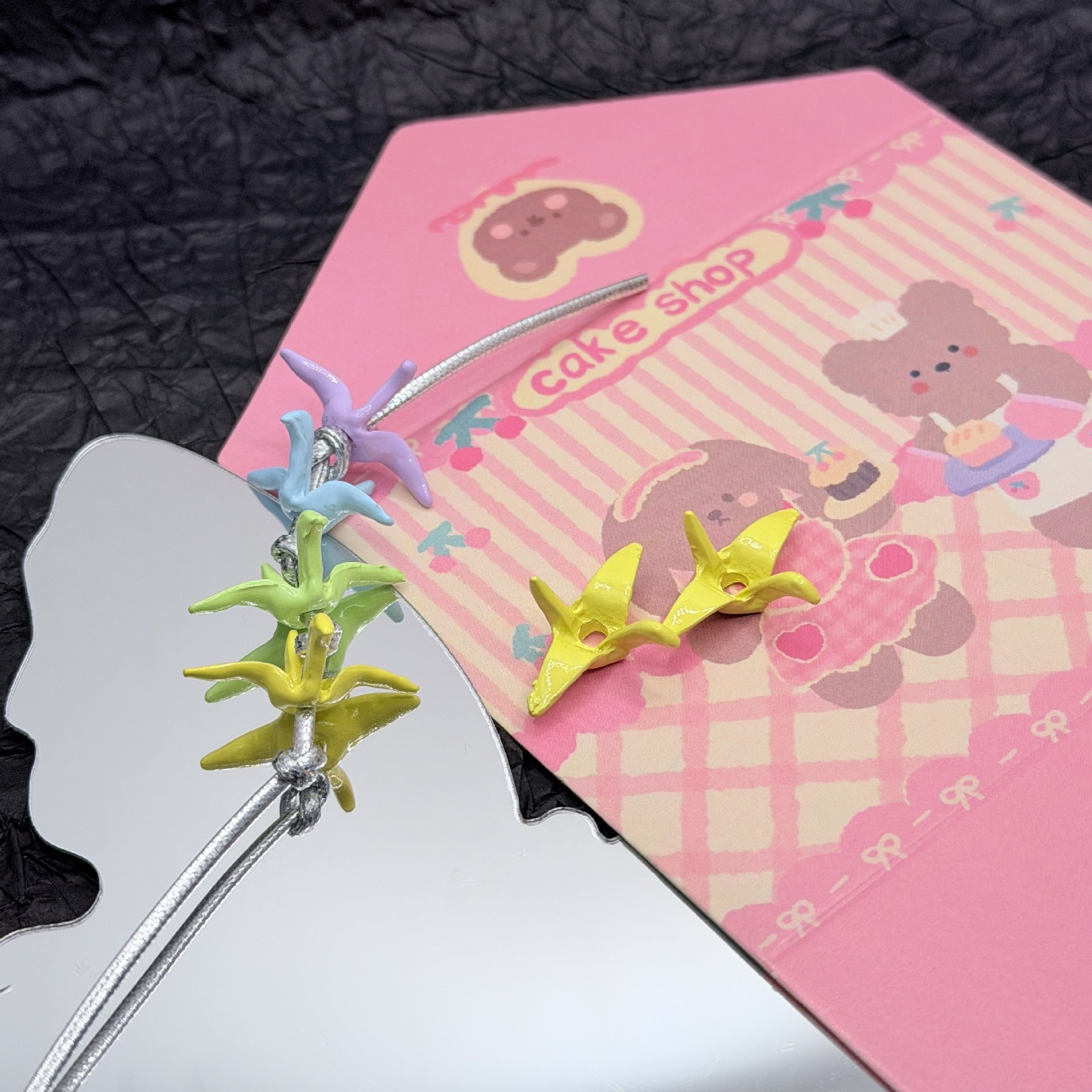 Wholesale 10pcs Alloy origami crane painting DIY alloy accessories vertical hole bead stringing