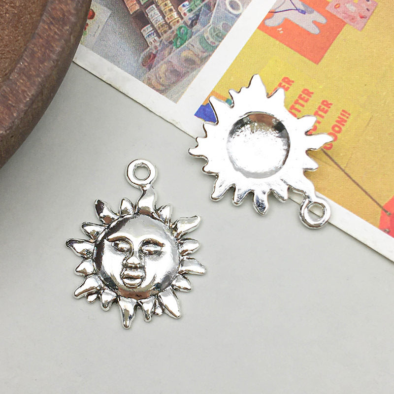 Wholesale Antique Silver Alloy Retro Simulation Star, Moon, Sun DIY Pendant