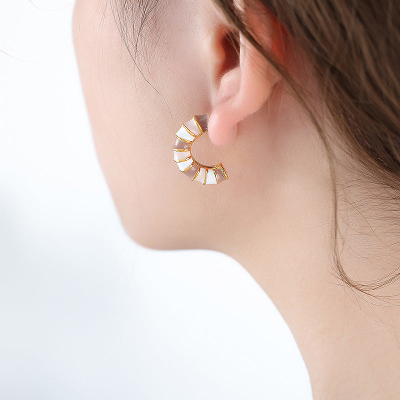 Wholesale Fresh Swee Colorfu and Brilliant C-shaped Bone Joint Gold Plated Earrings