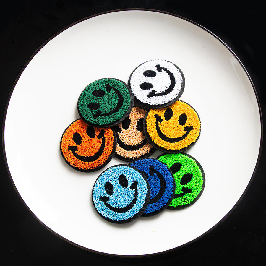 Wholesale Orange Face Embroidered Felt Patch Round Applique Towel Fashion Accessory DIY Gift For Bags Hats Clothing Boutique