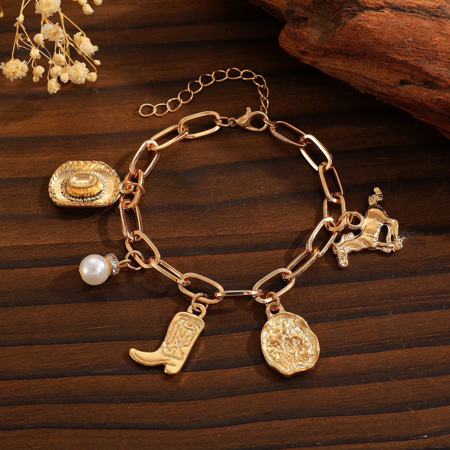 Wholesale Retro Western Style Pearl Necklace And Bracelet Jewelry Set For Women Animal Pendant Fashion Accessory Gift