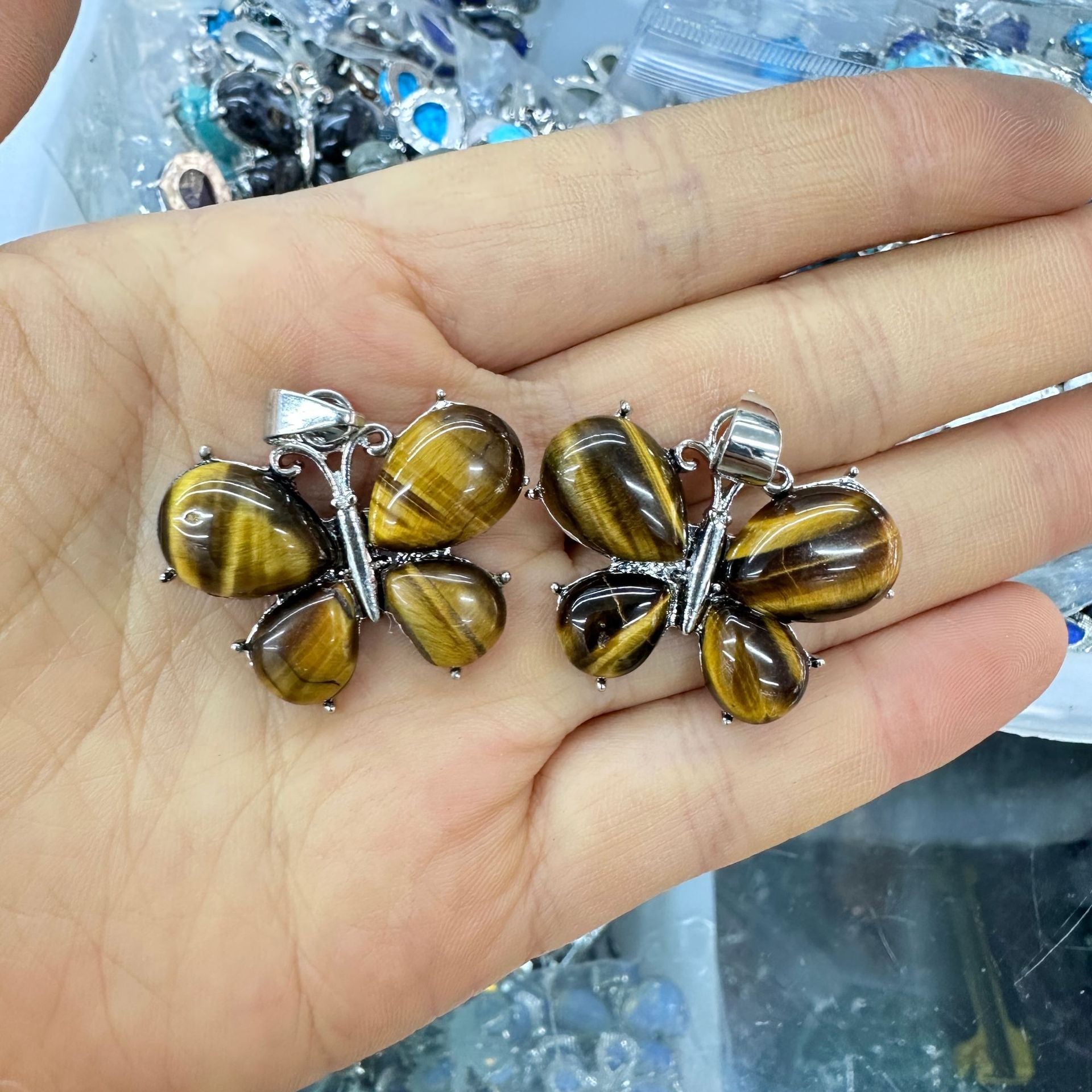 Wholesale Crystal Butterfly Pendant Amethyst Tiger Eye Natural Stone  Necklace