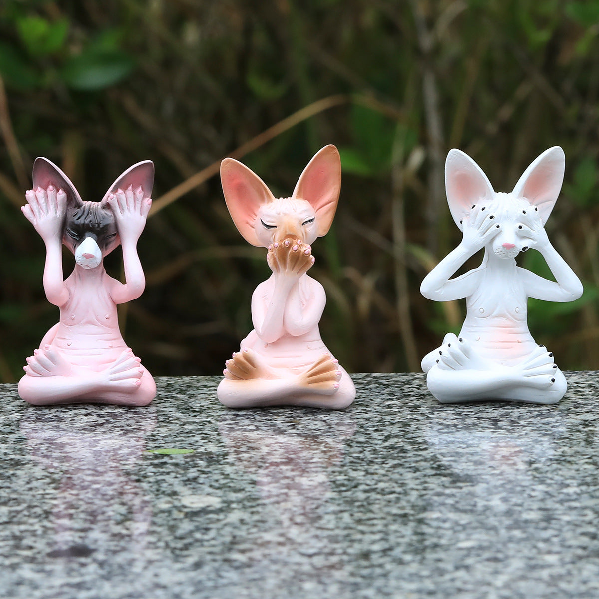 Wholesale Meditation Alien Resin Ornaments