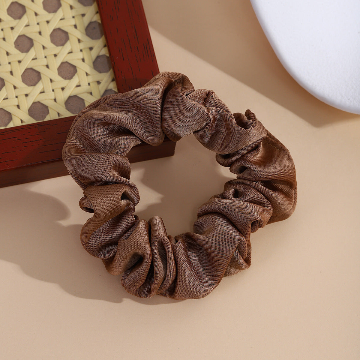 Wholesale Three dimensional flower girl with curly hair and hair loops