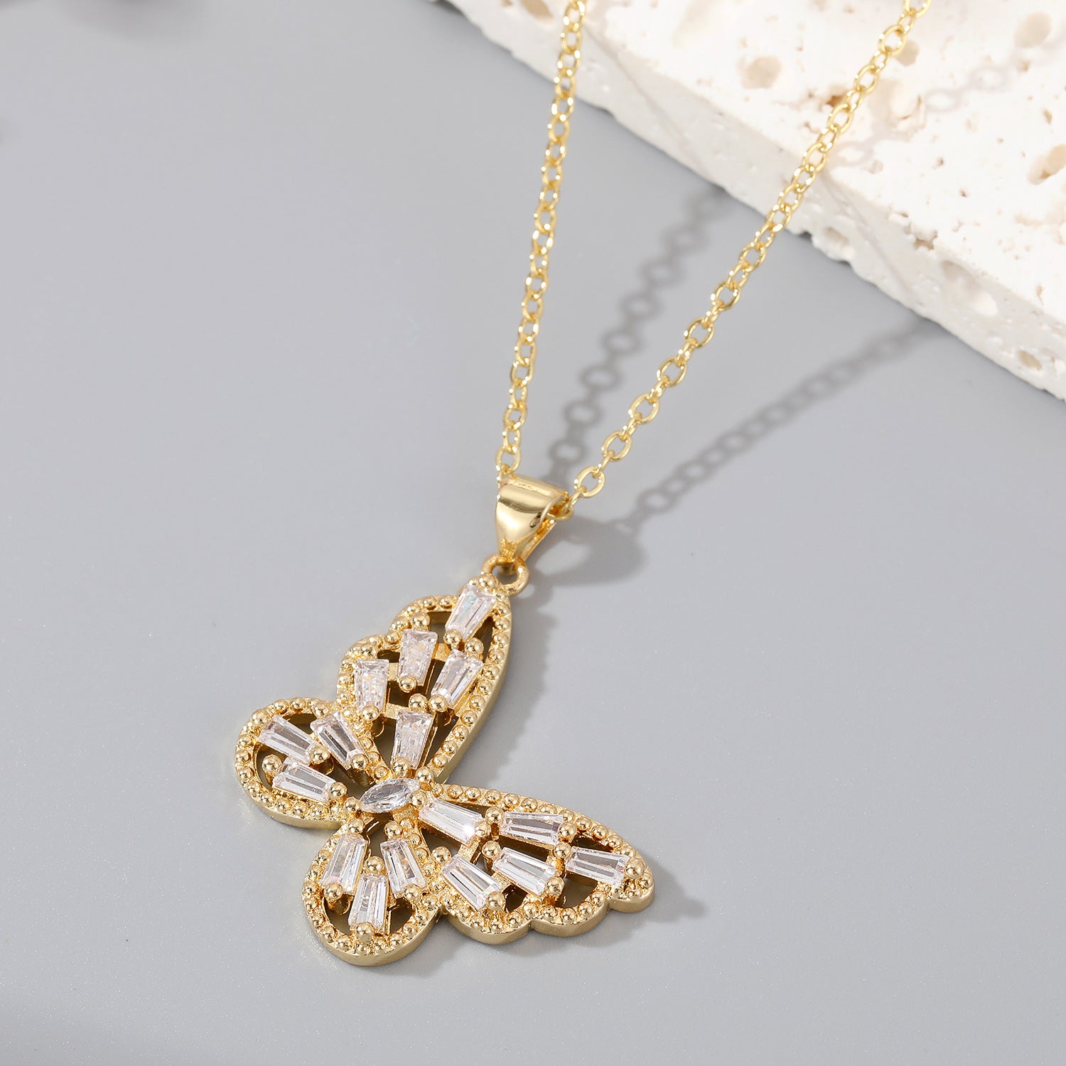 Wholesale Zirconia Butterfly Dragonfly Eyes Pendant Alloy Necklaces