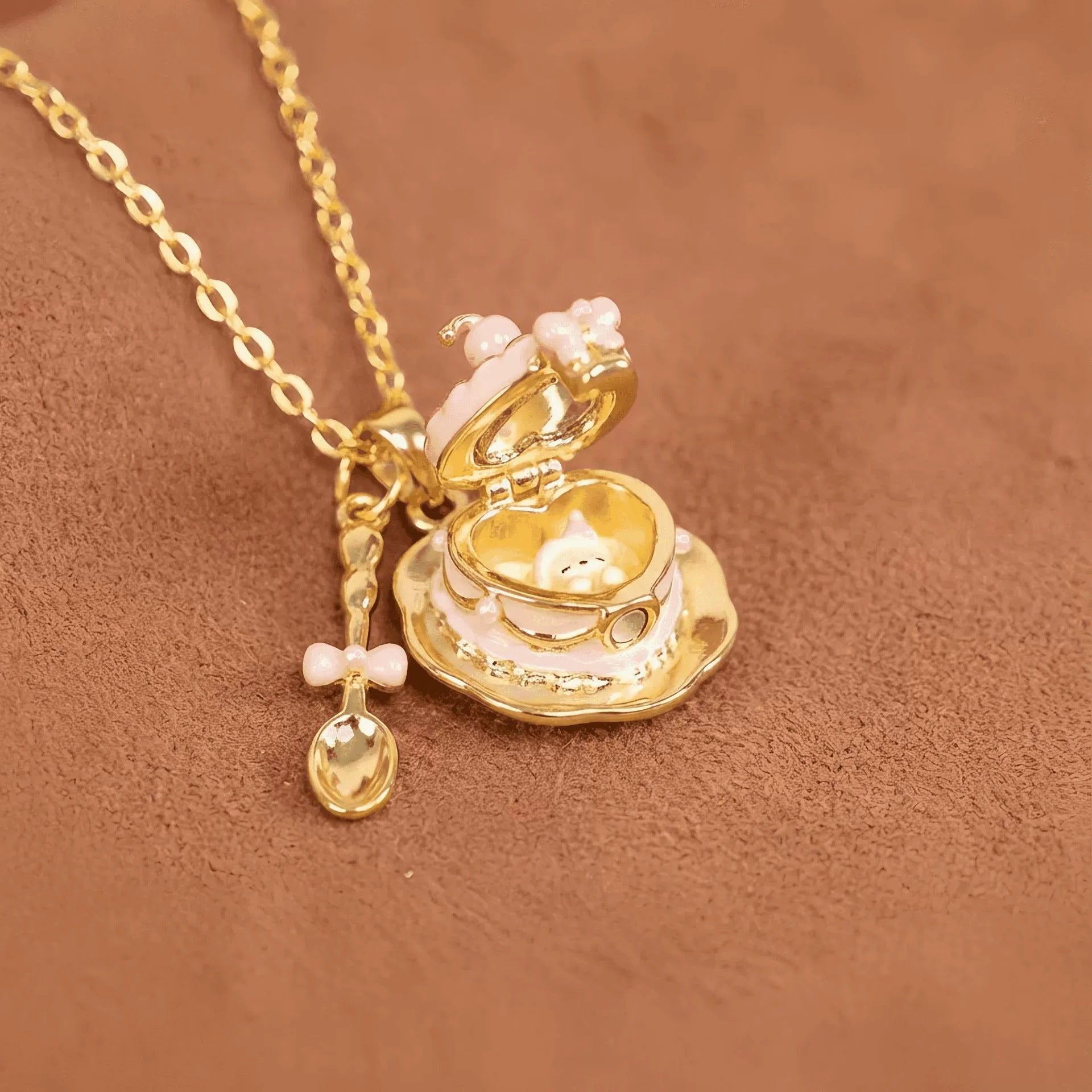 Wholesale Copper Electroplated Teacup Necklace Sweet Fashion Accessory For Girls Birthday Gift