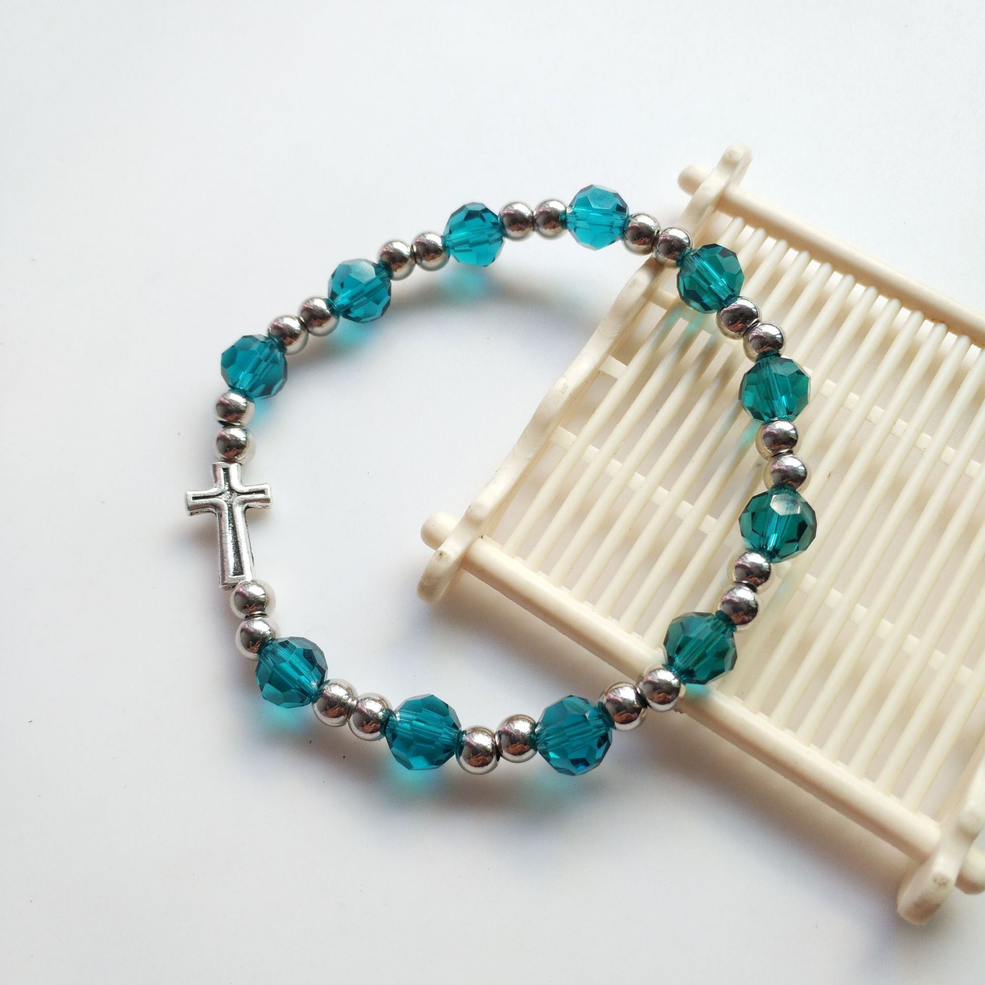 Wholesale Cross Crystal Alloy Elastic Beaded Bracelet