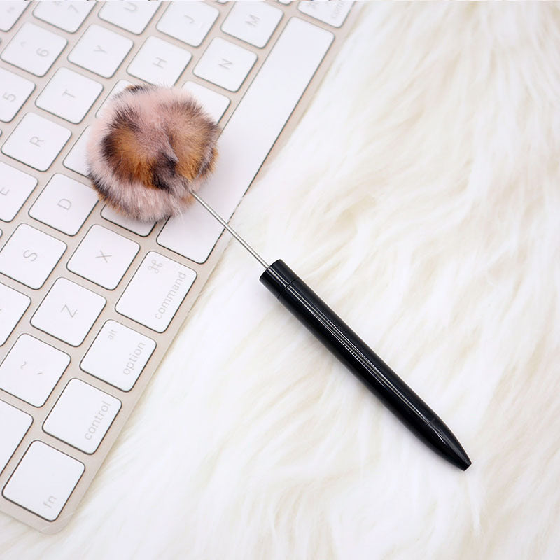 Wholesale New Style Fluffy Ball Beaded Pen Creative DIY Handmade Plastic Fluffy Ball Beaded Ballpoint Pen High Color Value Fluffy Pen Can be Wraped