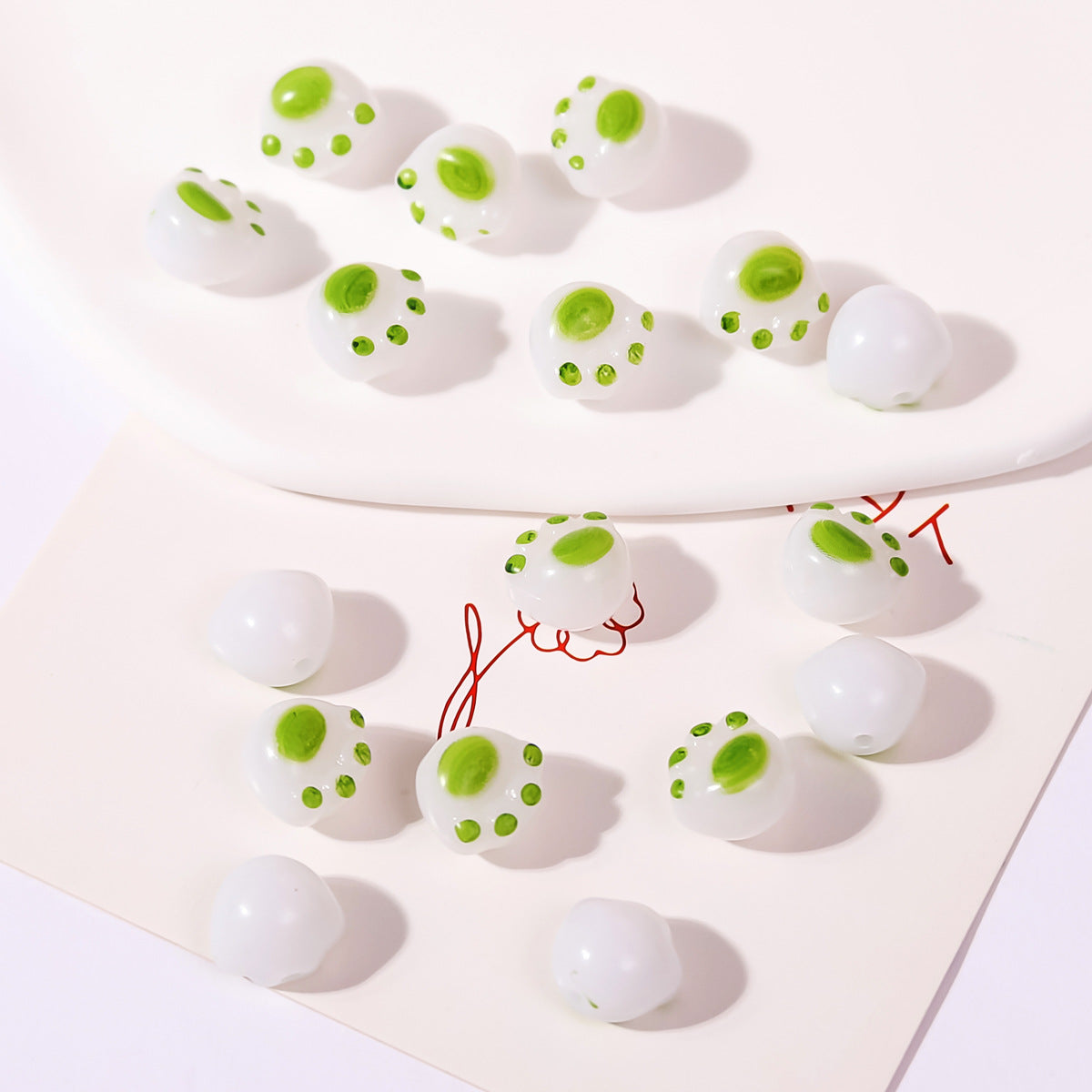 Wholesale 20PCS Cartoon Cute Charcoal Roasted Cat Paw Acrylic Beads