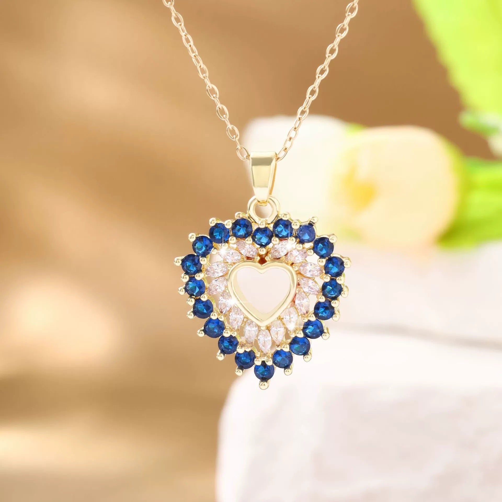 Wholesale Electroplated Copper Heart Shaped Pendant Zircon Necklace For Everyday Casual Jewelry Accessory