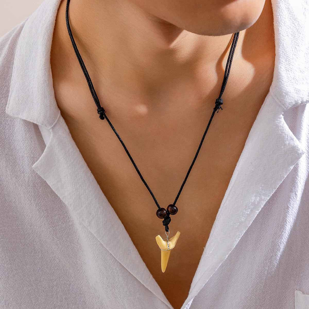 Wholesale Men's wooden bead shark tooth necklace jewelry