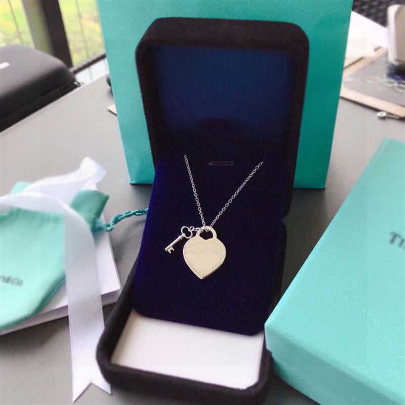Wholesale Heart Key Pendant Necklace Fresh Love Fashion All-match Jewelry