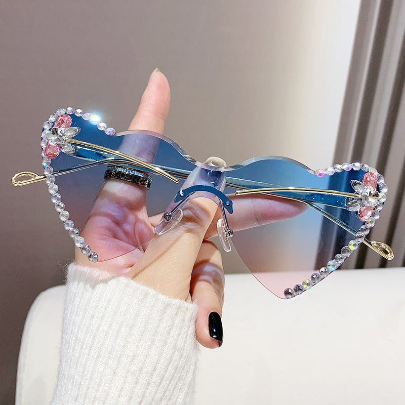 Wholesale Diamond studded heart-shaped lens sunglasses