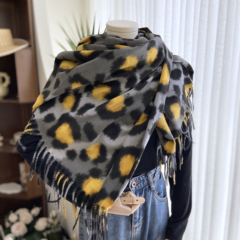 Wholesale Autumn and Winter Leopard Print Warm Shawl Fringed Scarf