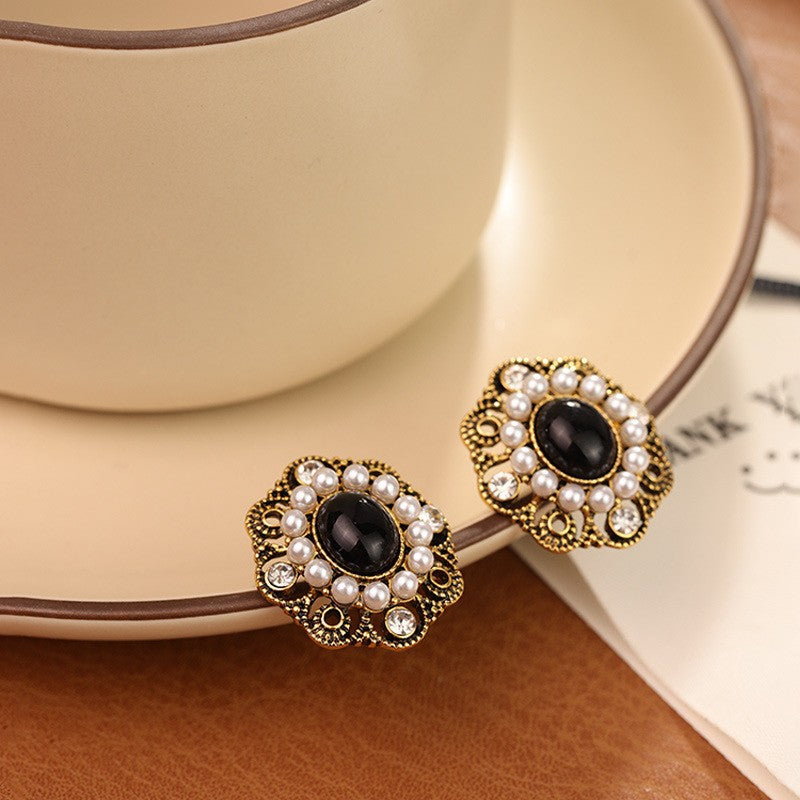 Wholesale French Retro Vintage Flower Pearl Earrings